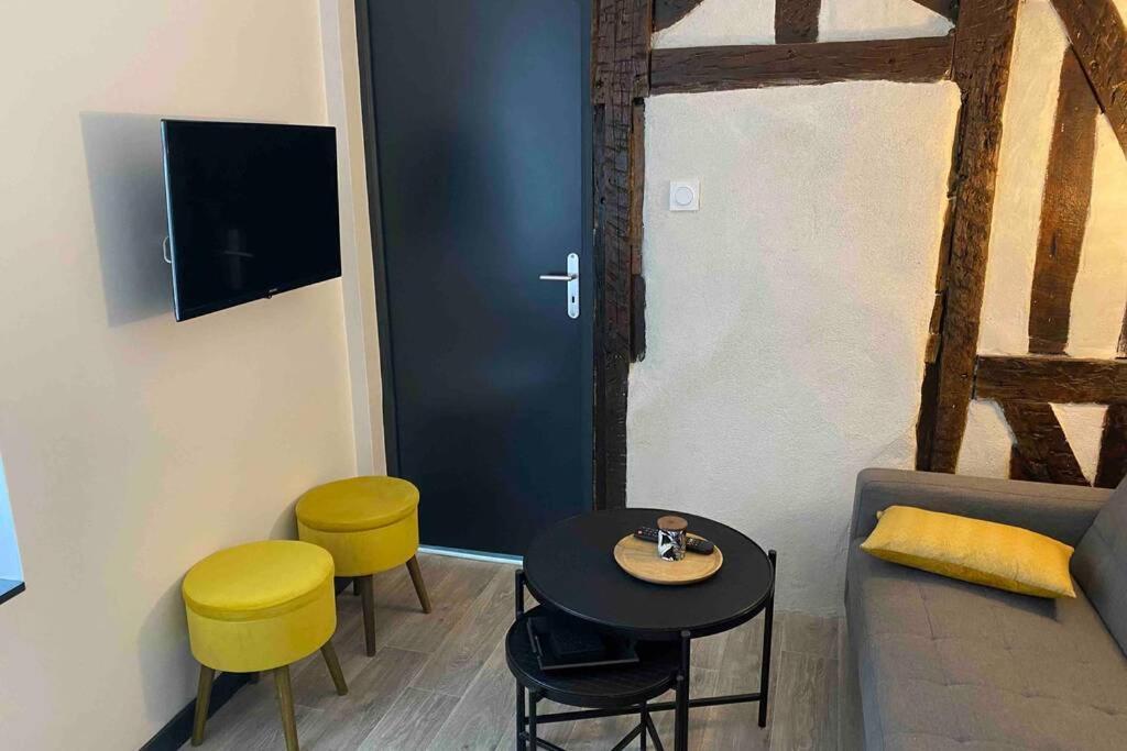 Appartement Centre De Moulins Мулен Экстерьер фото